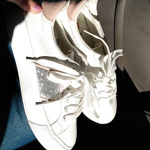 Nwt Mudd tennis shoes